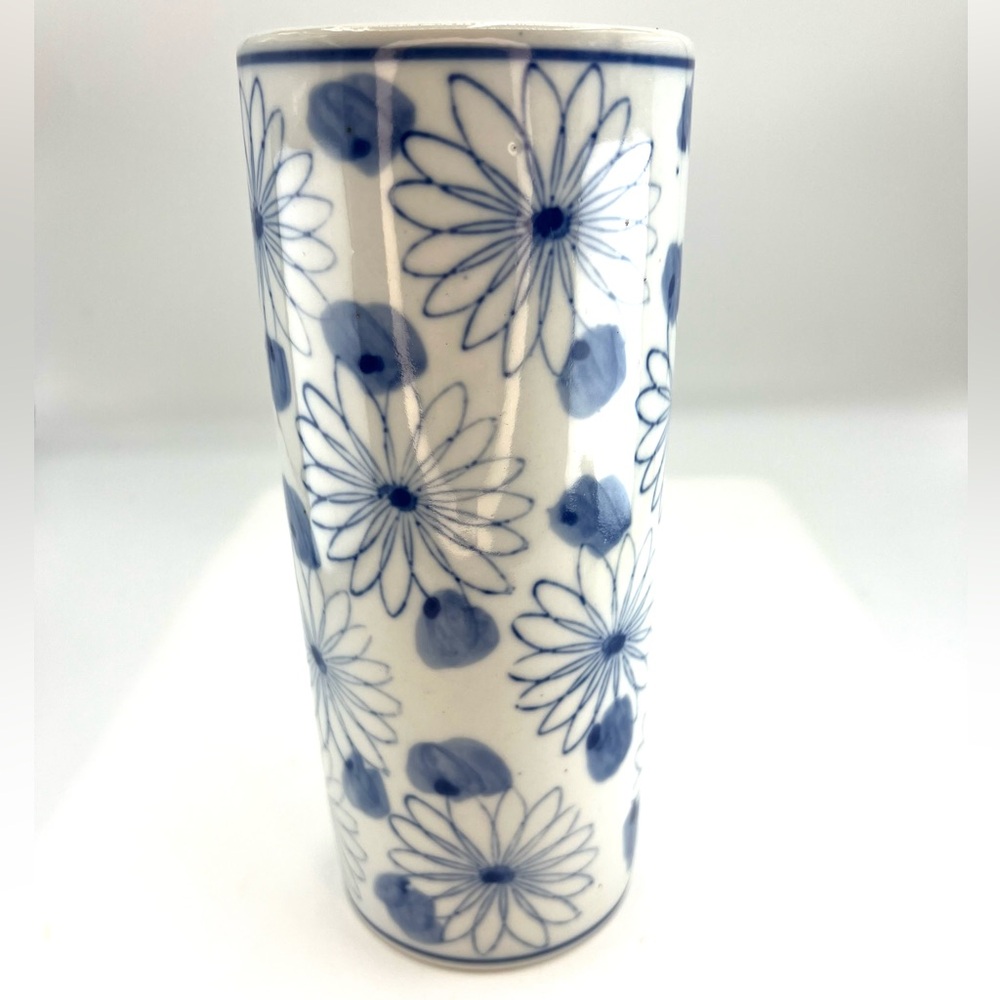 Blue & White Asian Ceramic Floral Vase Daisy Flowers Straight Sided Hall Marked